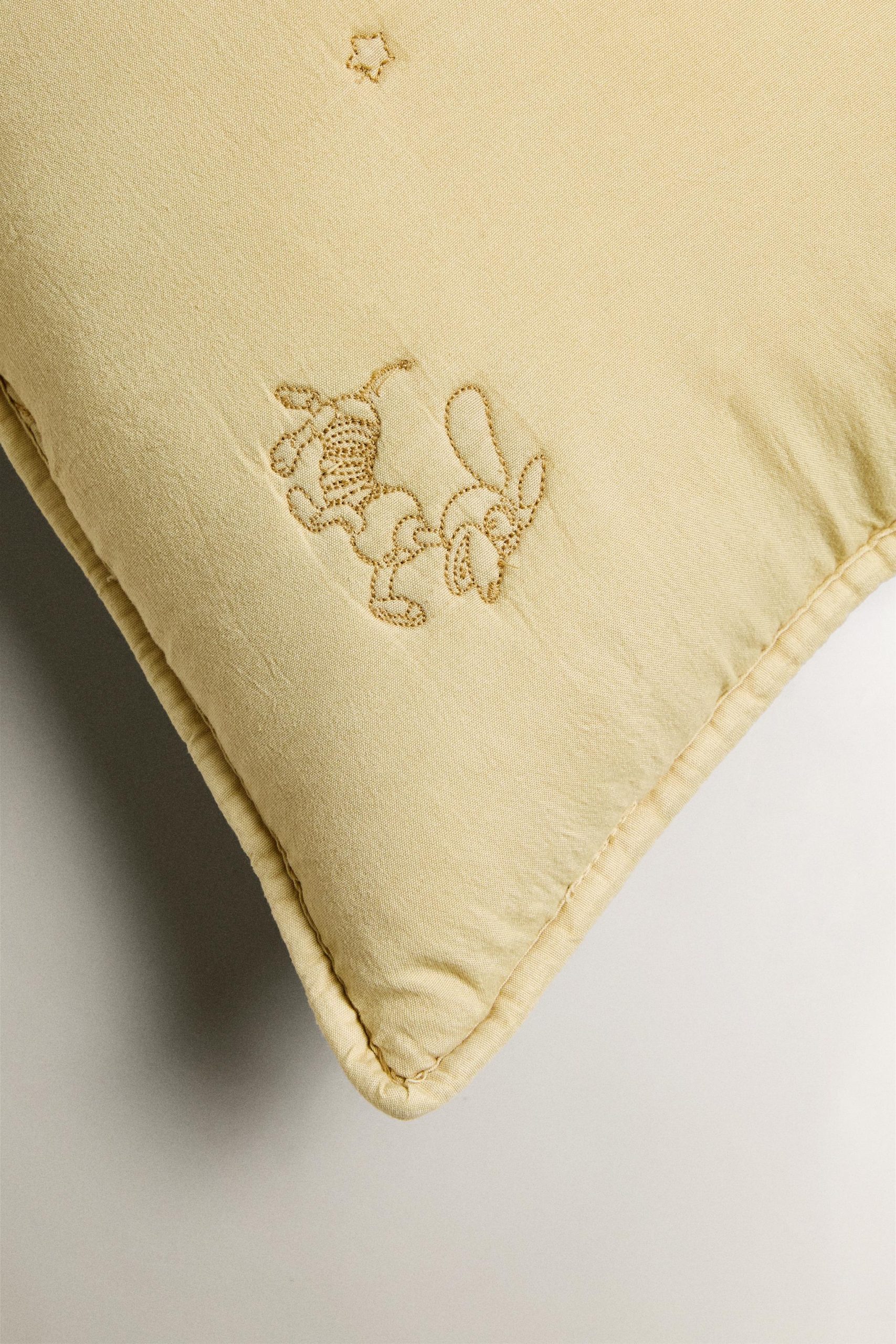 کوسن کتان ساده کودک با طرح سگ از برند زارا