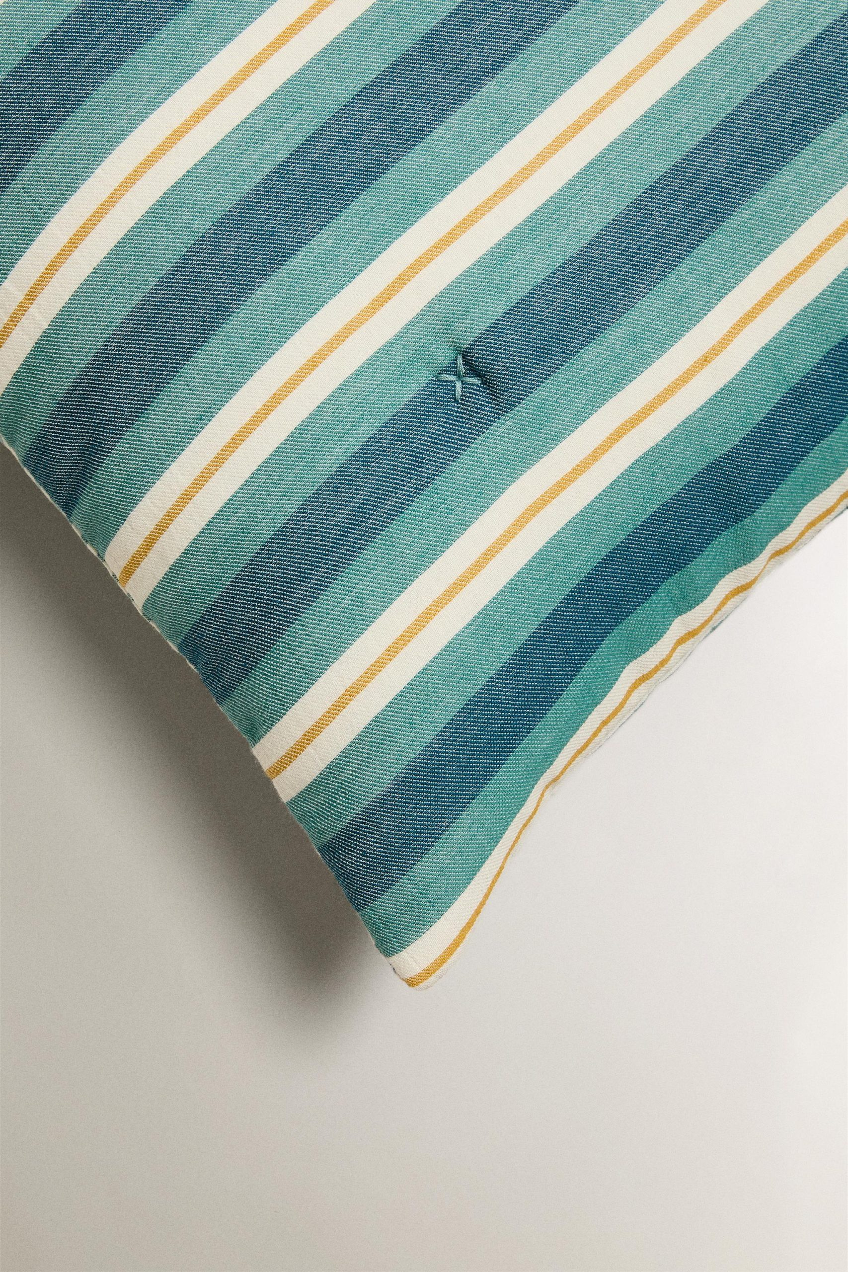 کلاهک بالش پنبهای طرح خطی کودک از برند زارا