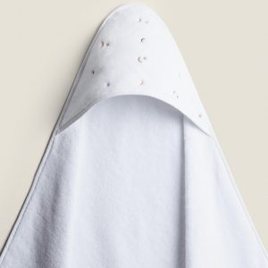 حوله نوزاد پنبه‌ای کلاه‌دار طرح ستاره از برند زارا