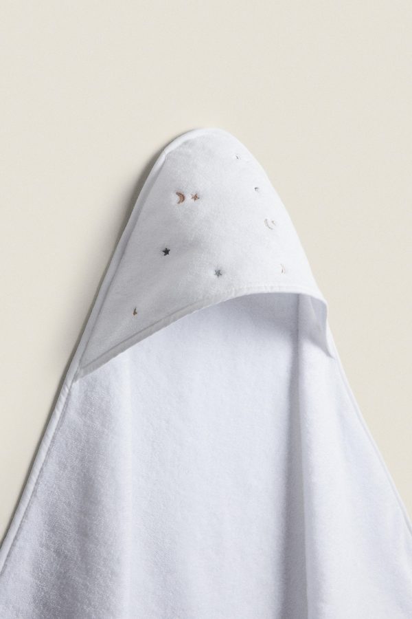 حوله نوزاد پنبه‌ای کلاه‌دار طرح ستاره از برند زارا