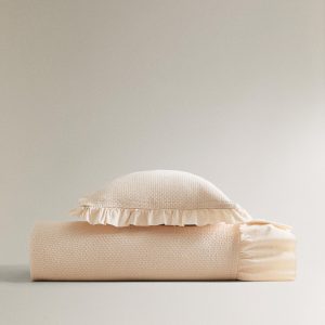 روکش تخت پنبه‌ای با لبه فرفری از برند زارا