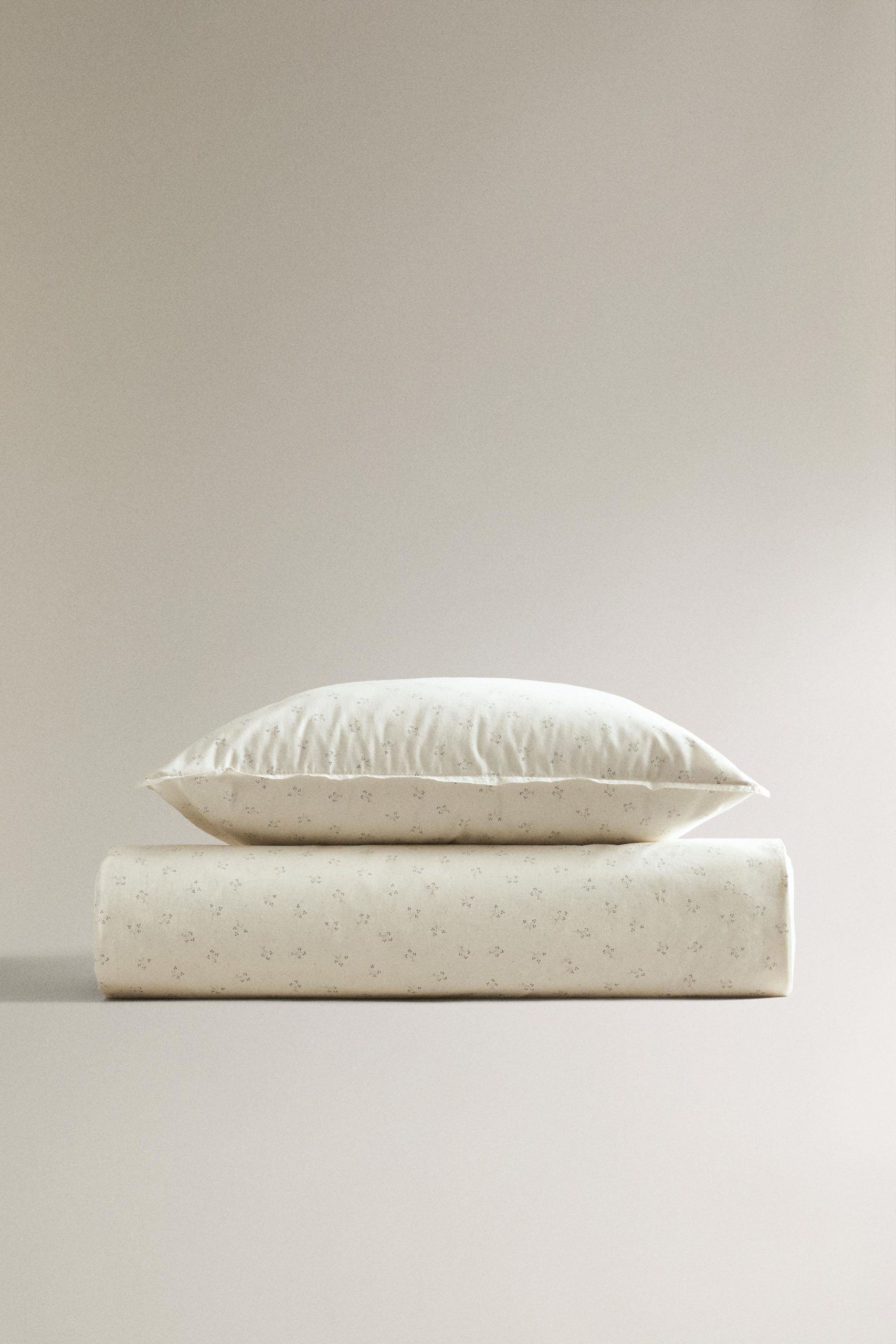 روکش تخت خواب کودک طرح مینی گل از برند زارا