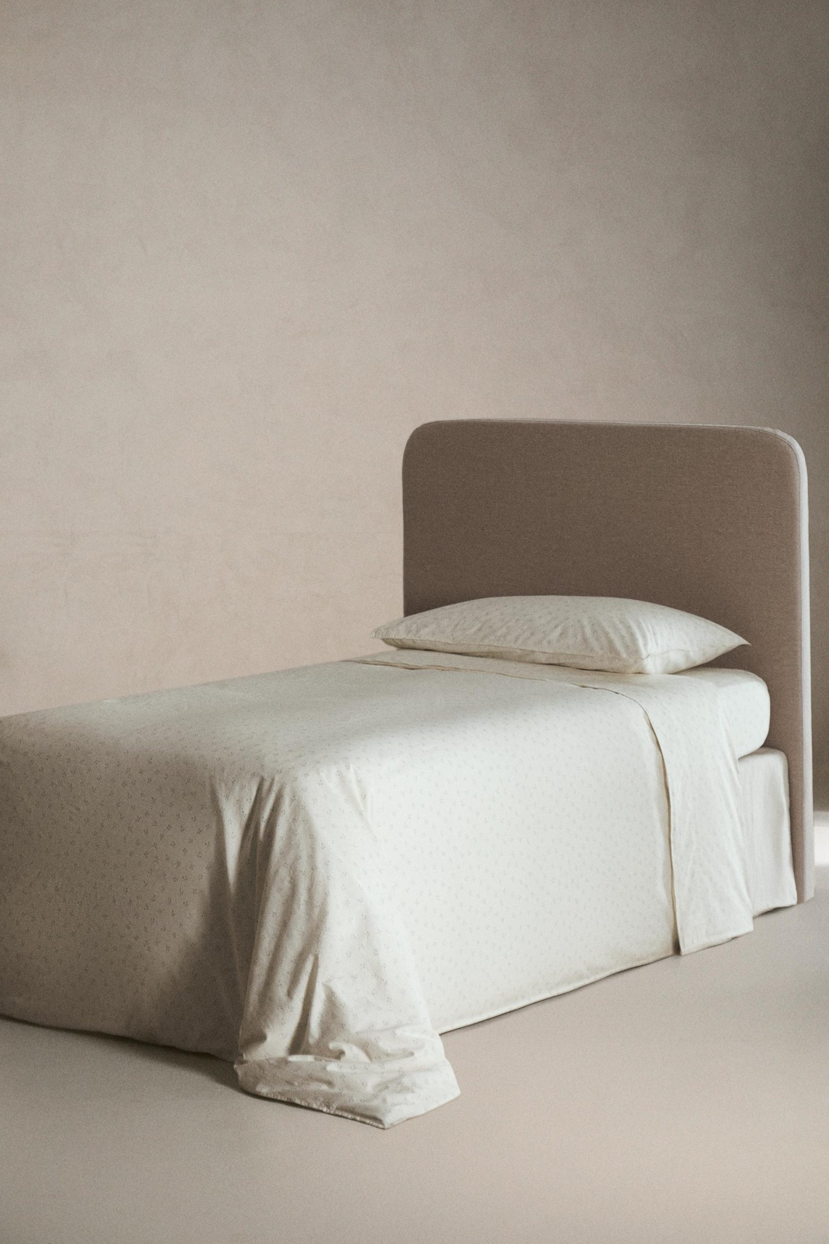 روکش بالایی کودک طرح مینی گل پنبهای از برند زارا