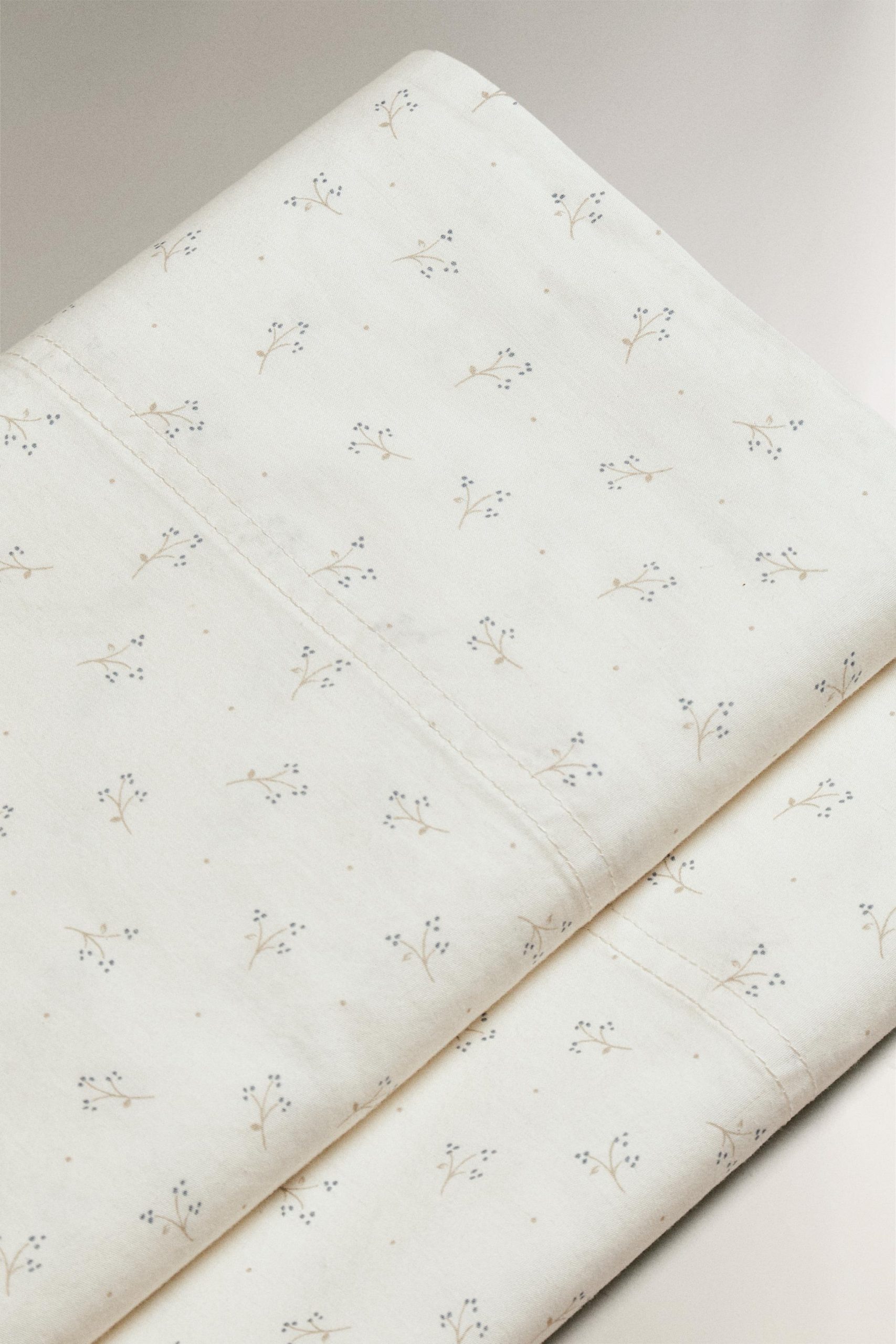 روکش بالایی کودک طرح مینی گل پنبهای از برند زارا