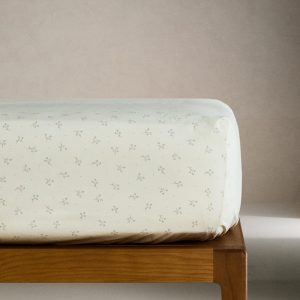 زیرتشکی کودک طرح مینی گل پنبه‌ای از برند زارا