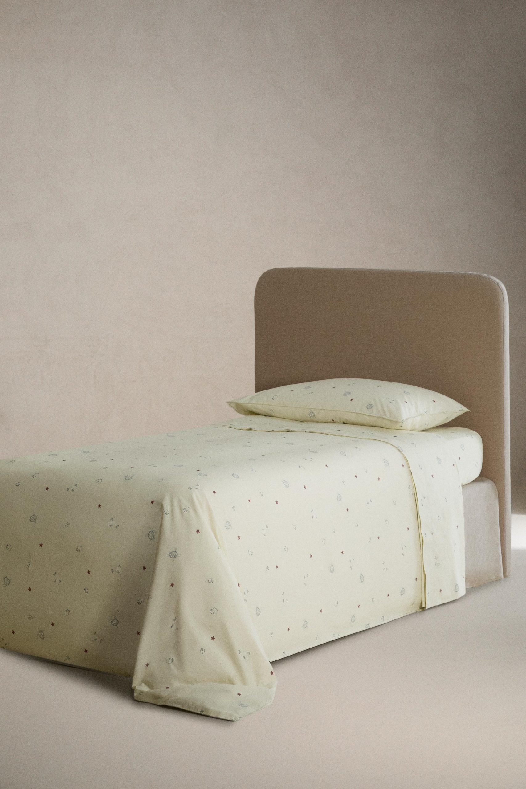 روکش زیر تشک کودک با طرح دریایی از برند زارا