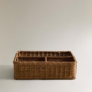 سبد رتن با بخش‌های جداکننده برای کودک از برند زارا