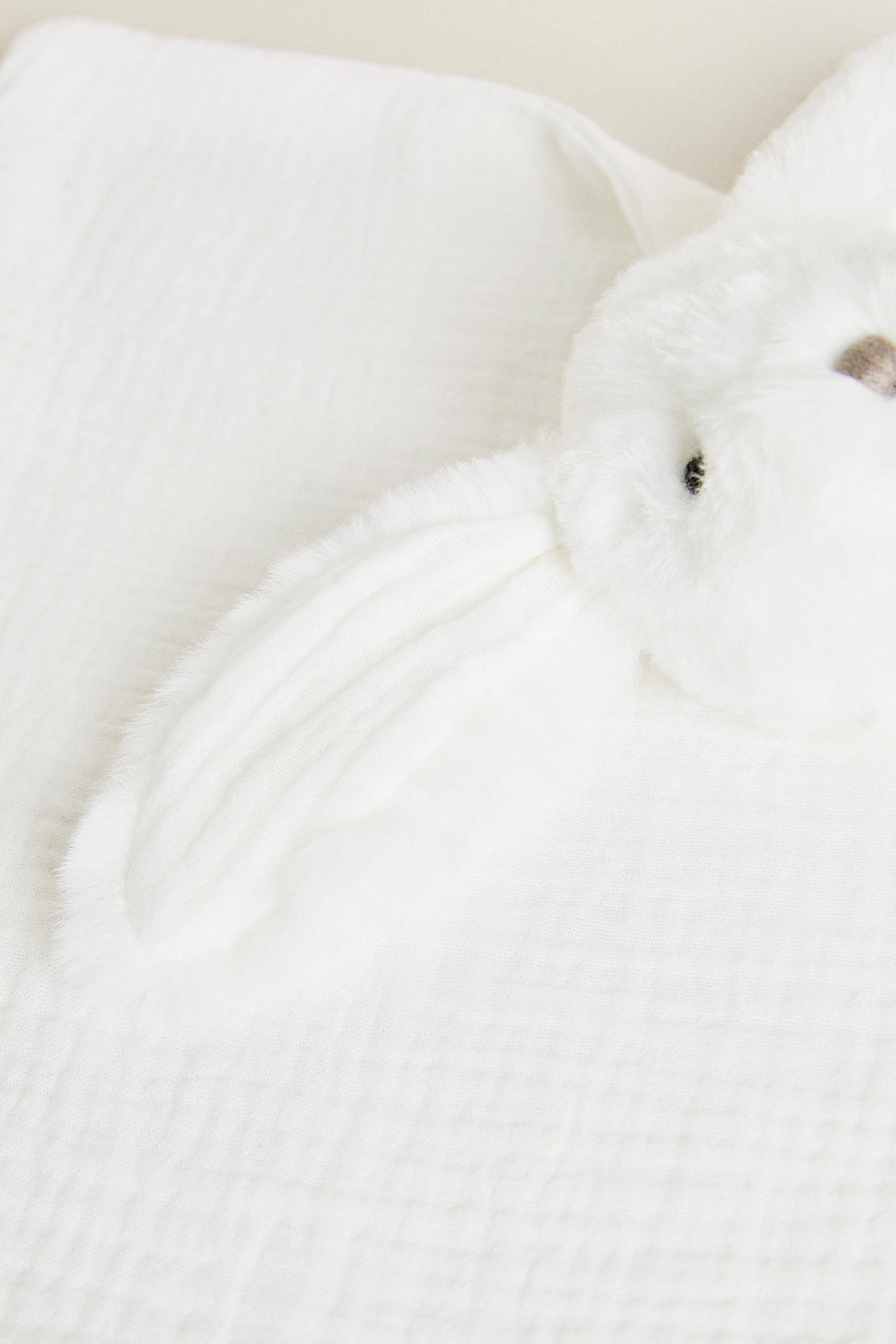 دوست خواب نوزاد با سر خرگوشی نرم از برند زارا