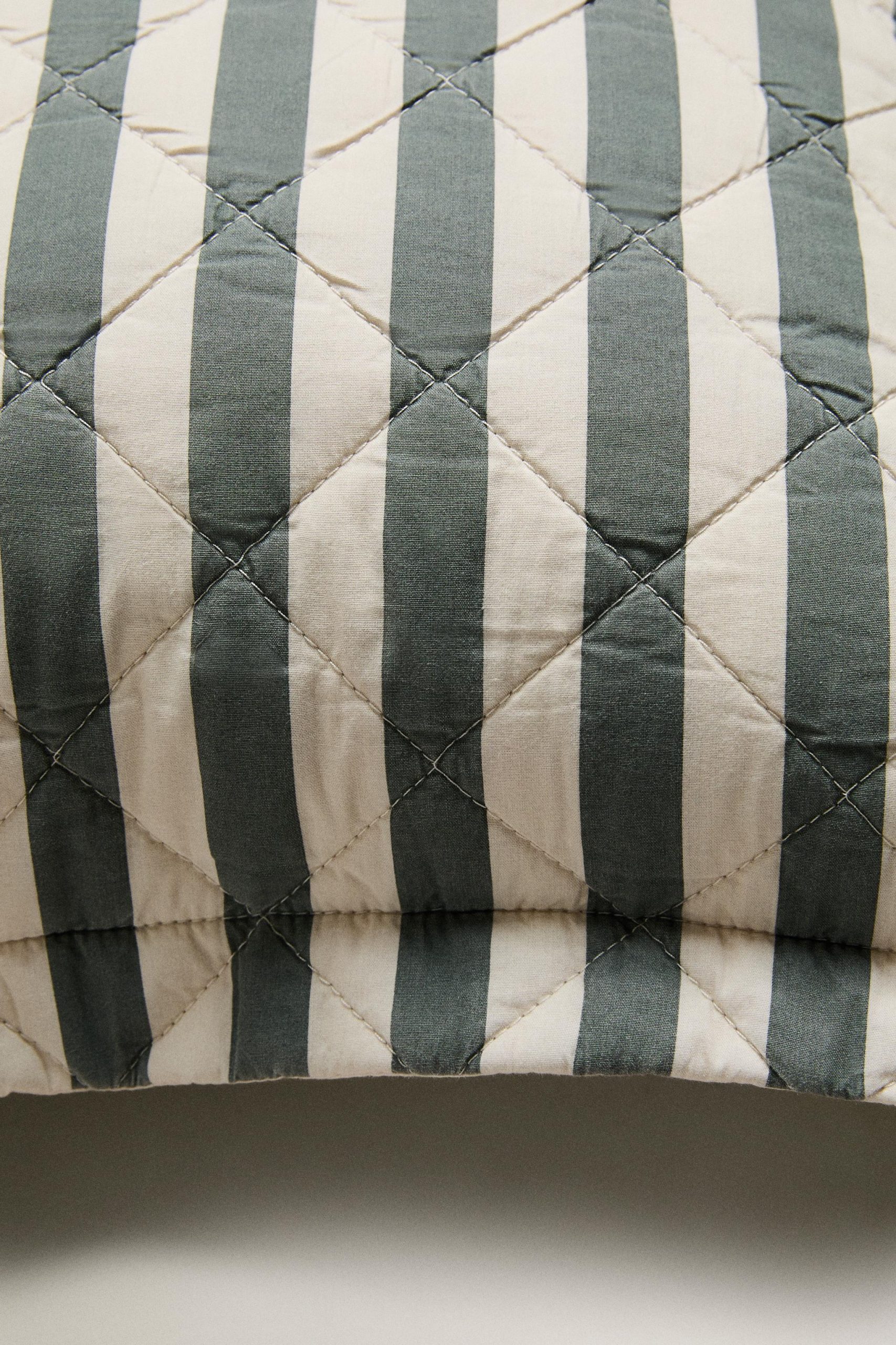 کوسن کتان طرح راهراه و لوزی از برند زارا