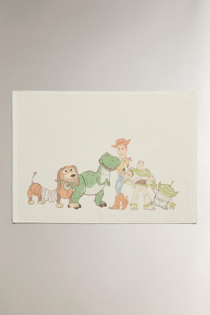 پادری کودکانه طرح داستان اسباببازی از برند زارا