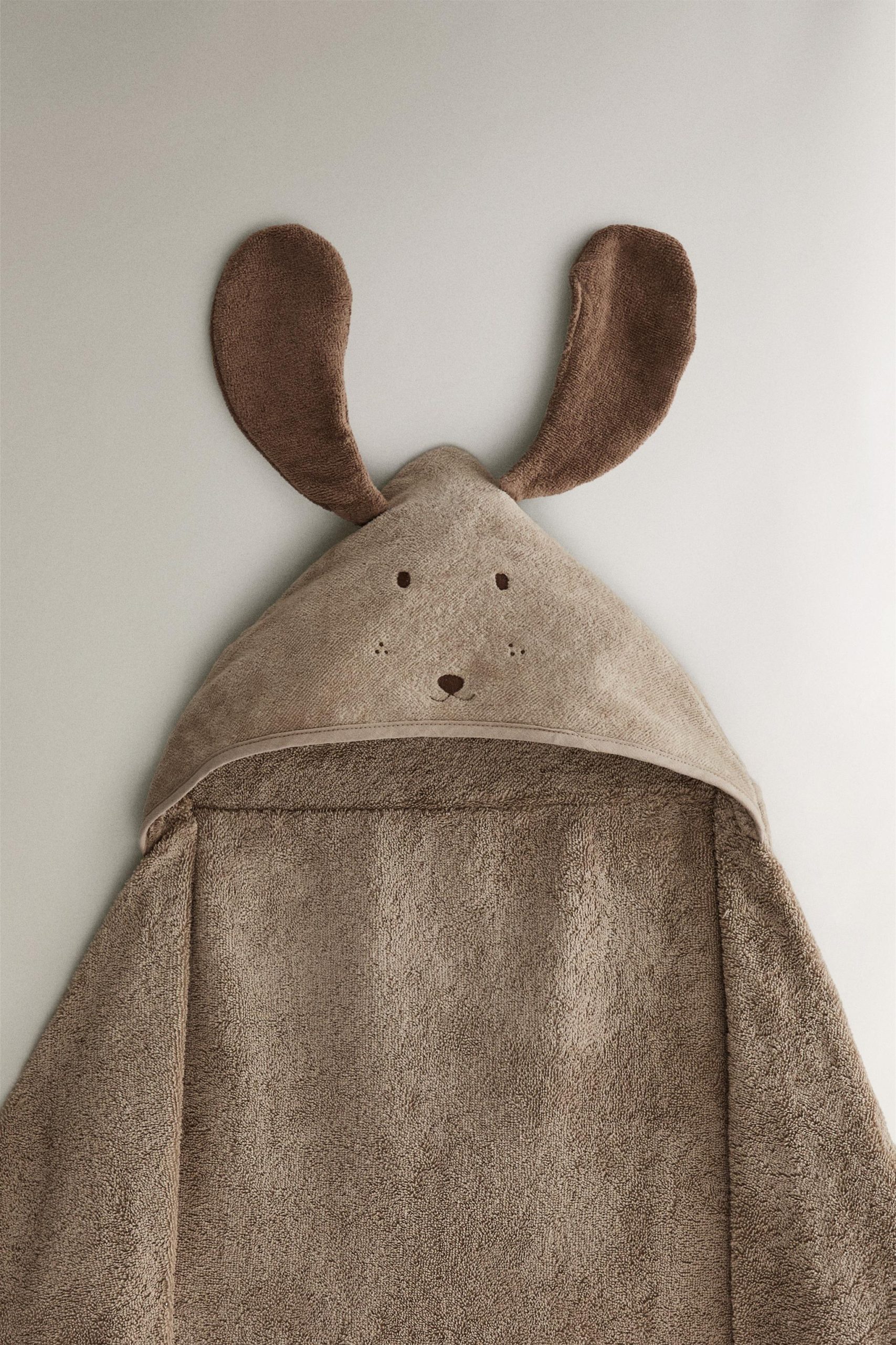 حوله حمام نخی طرح سگهای کلاهی از برند زارا