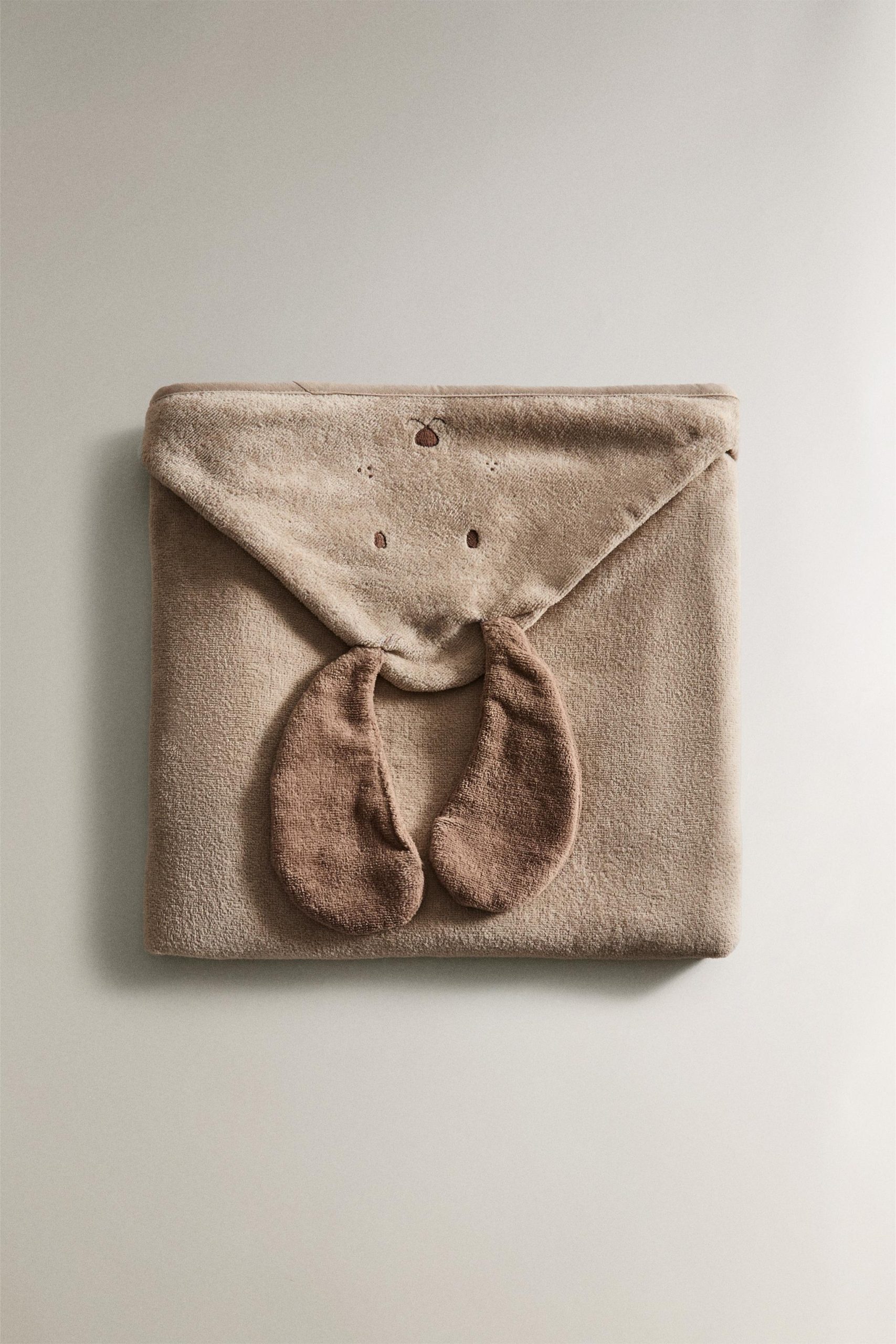 حوله حمام نخی طرح سگهای کلاهی از برند زارا