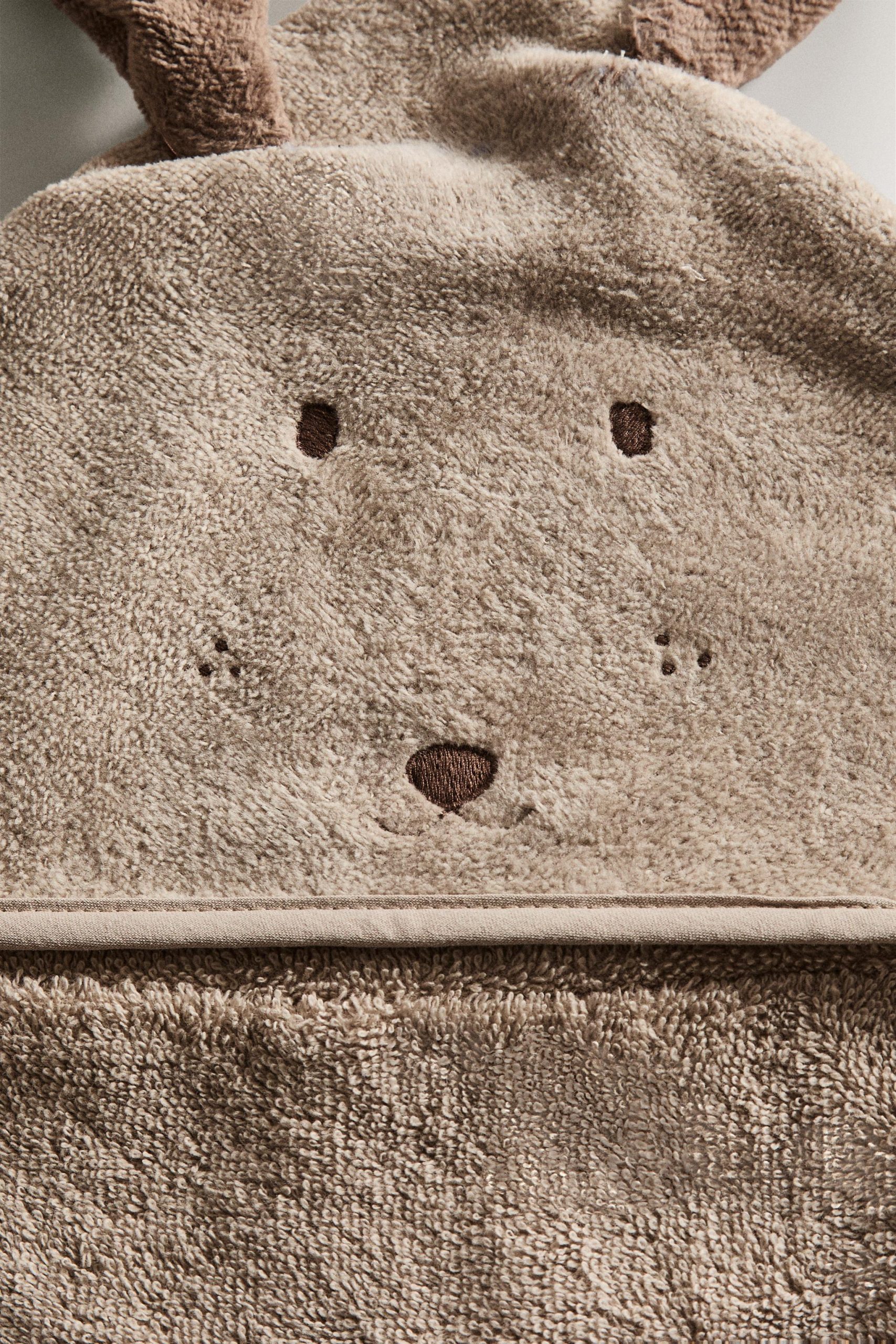 حوله حمام نخی طرح سگهای کلاهی از برند زارا