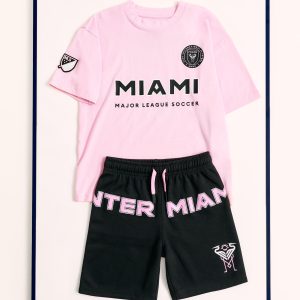KOMPLE SPOR T-SHIRT VE BERMUDA TAKIMI - از برند زارا
