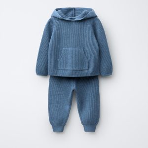 ژاکت بافتنی کلاهدار و شلوار جگر از برند زارا (بچه گانه)