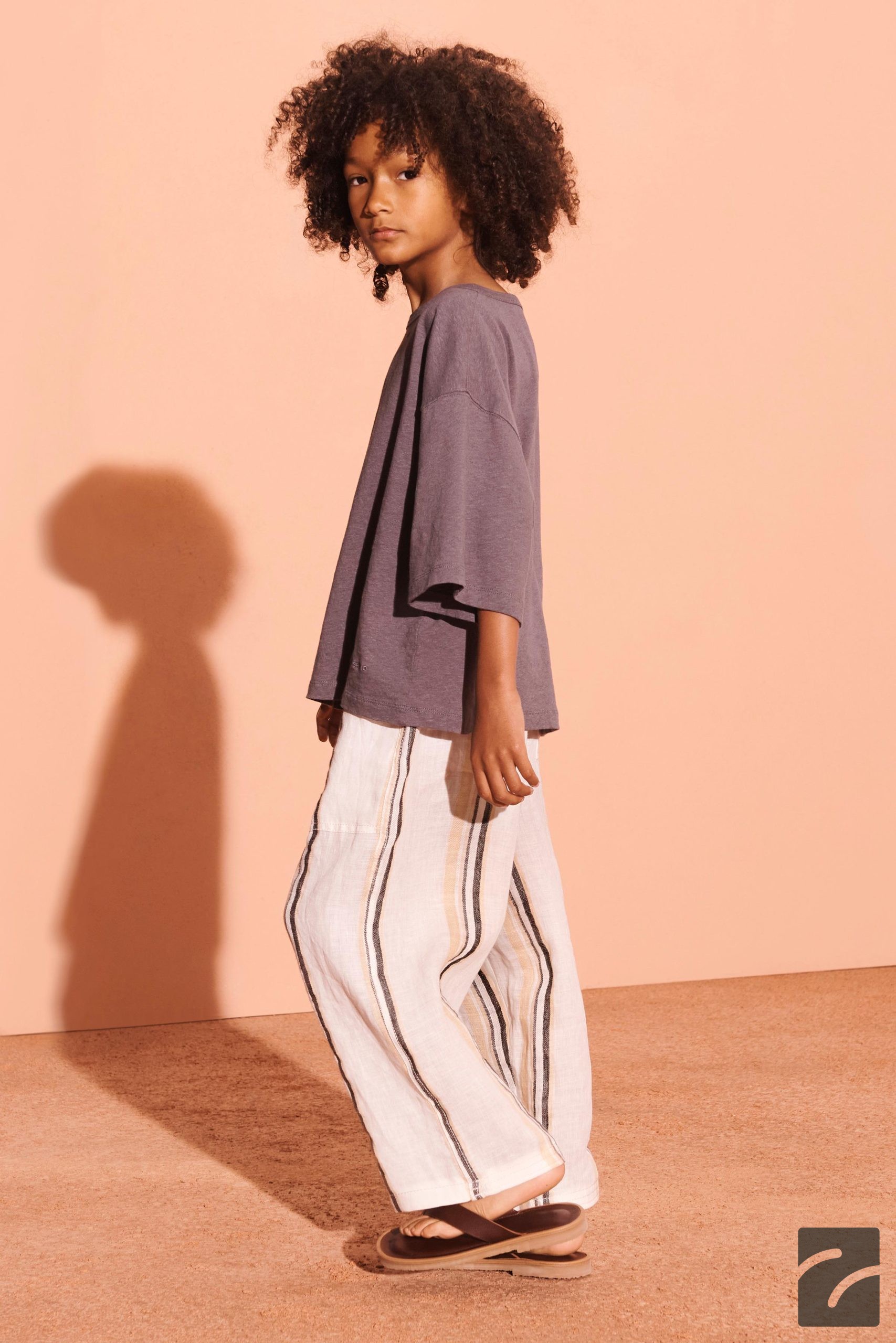 تیشرت کوتاهکُرد یقه بیسیکلت رگلان از برند زارا