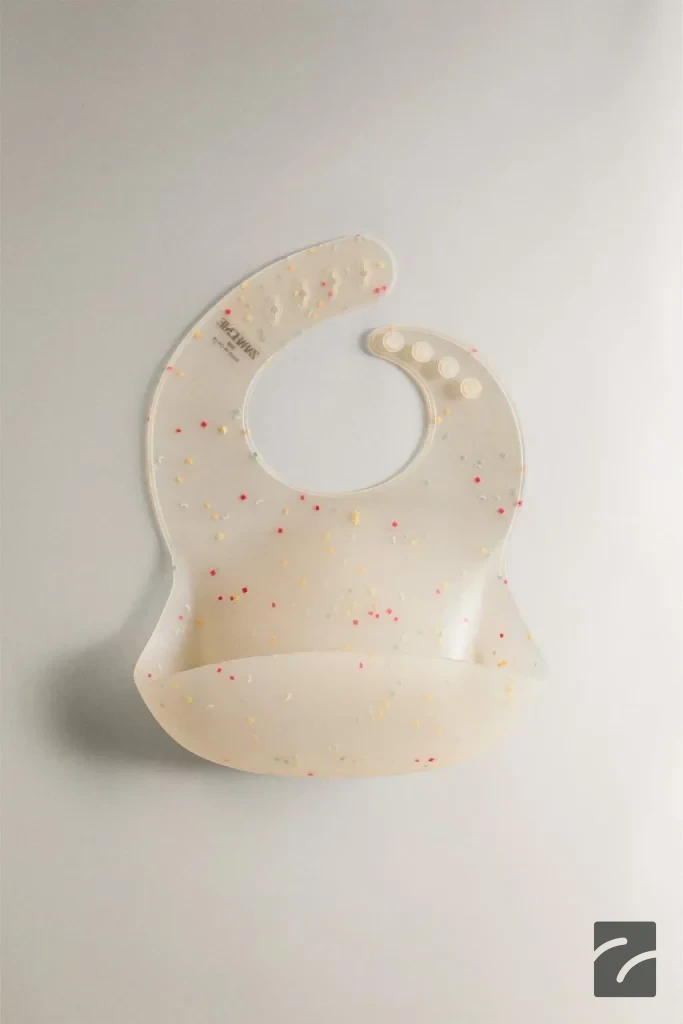 پیشبند سیلیکونی بچهگانه طرح ماه و س از برند زارا