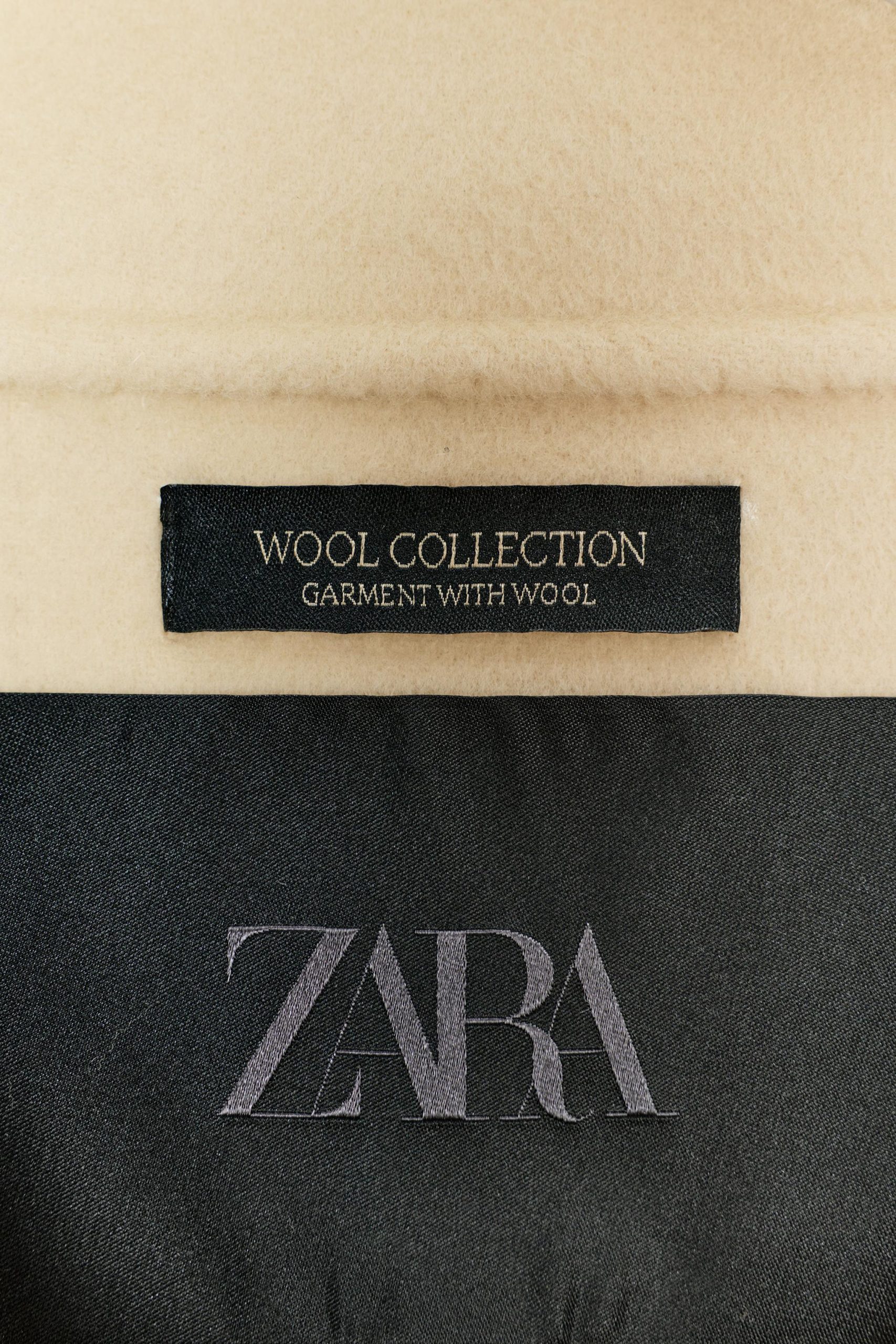 کت پشمی زنانه با طراحی مدرن از برند زارا