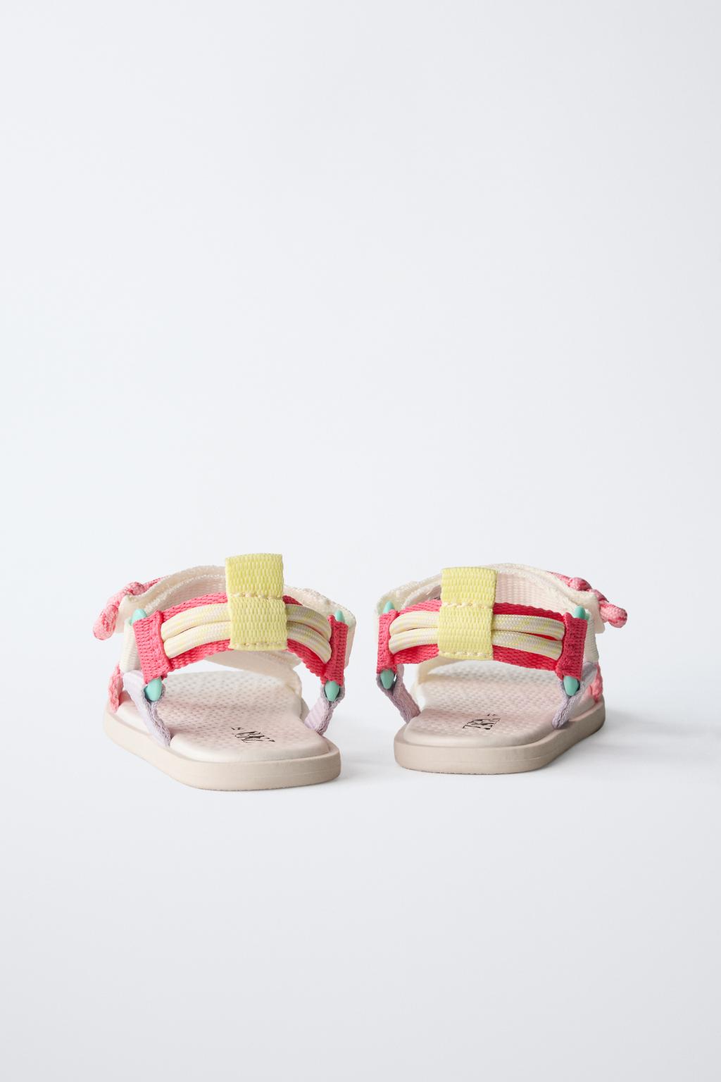 سندل تکنیکی با بند چسبی و پاشنه نرم از برند زارا