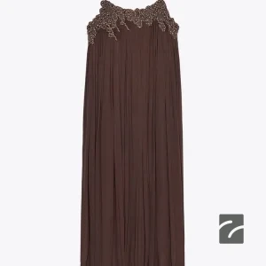 پیراهن بلند زنانه با گلدوزی و مروارید از برند زارا (زنانه)