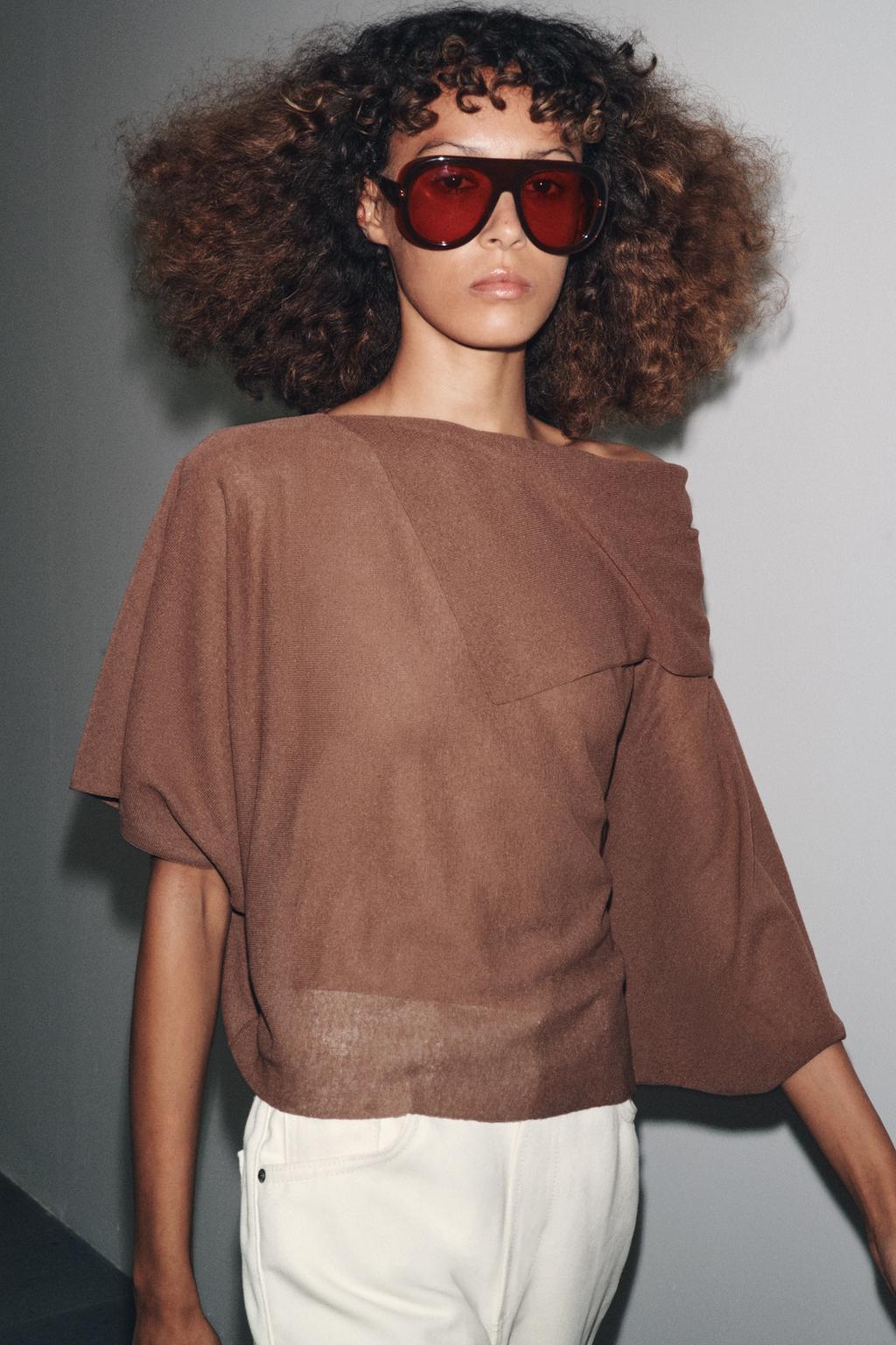 تاپ دکمهدار یقه نامتقارن و گشاد از برند زارا (زنانه)