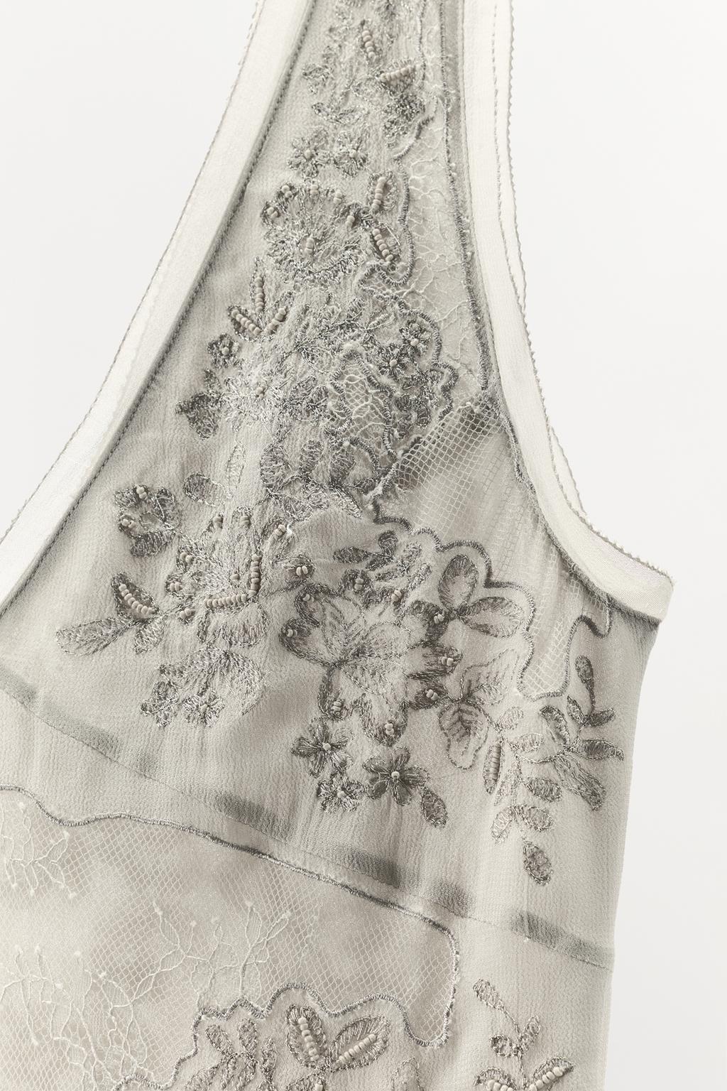 لباس میدی ویسکوز با یقه V و گلدوزی از برند زارا (زنانه)