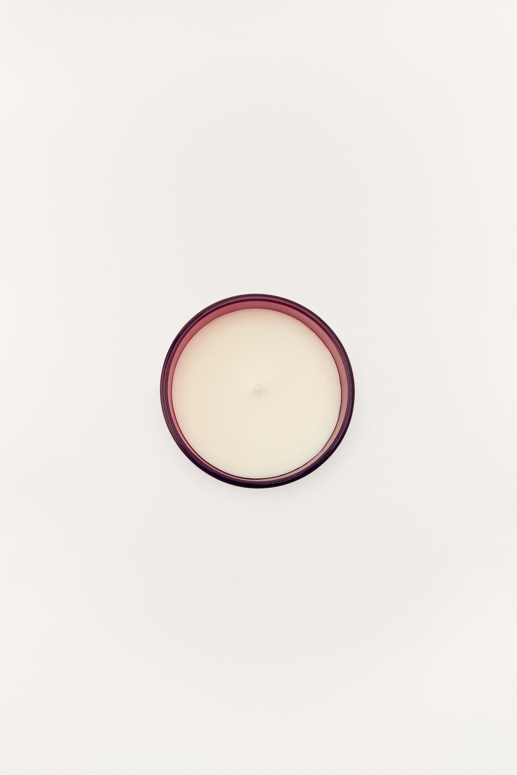 شمع معطر طراحی سالگرد 50 سالگی از برند زارا